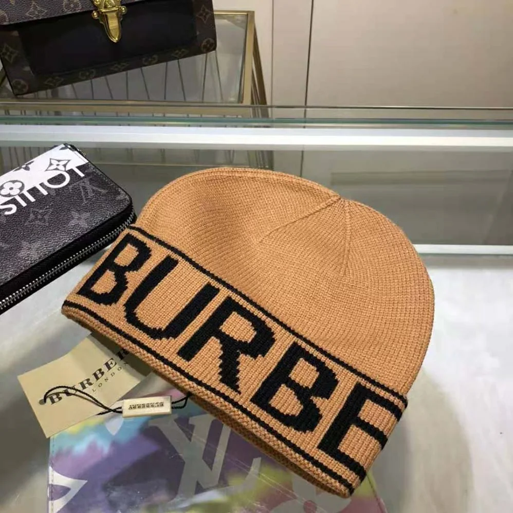 Burberry Logo Intarsia Cashmere Beanie for Women in Brown Burberry Logo Intarsia Cashmere Beanie for Women in Brown
