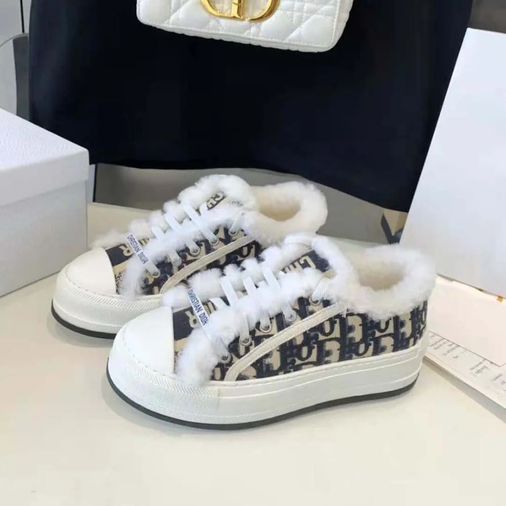 Dior Walk'n'dior Platform Sneaker Deep Blue Dior Oblique Embroidered Cotton and White Shearling for Women Dior Walk'n'dior Platform Sneaker Deep Blue Dior Oblique Embroidered Cotton and White Shearling for Women