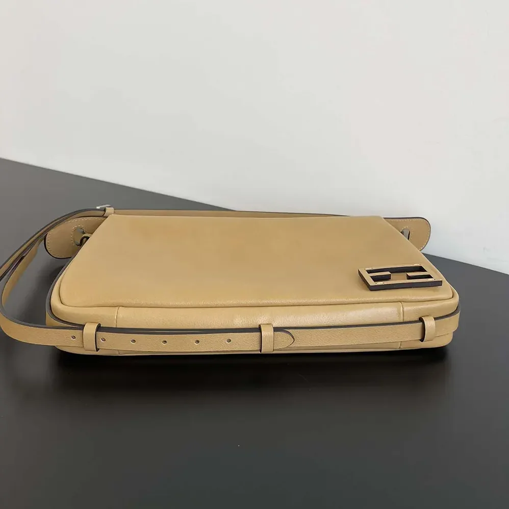 Fendi Simply Fendi Medium Beige Leather Bag for Unisex