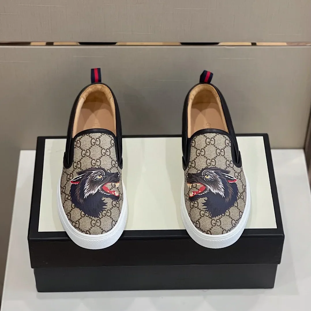 Gucci GG Supreme Slip-On With Wolf Printed Black And Gray for Men