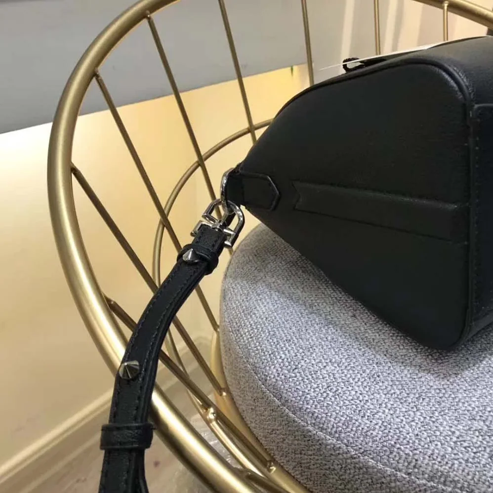 Givenchy Mini Antigona Bag in Grained Leather Givenchy Mini Antigona Bag in Grained Leather