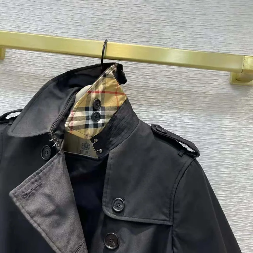 Burberry The Mid-length Chelsea Heritage Trench Coat for Women