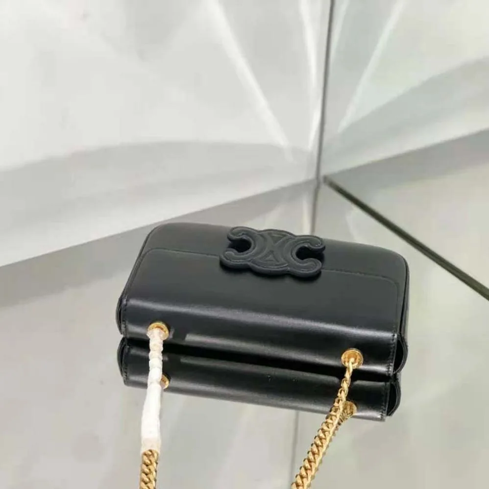 Celine Chain Shoulder Bag Cuir Triomphe in Shiny Calfskin for Women in Black Celine Chain Shoulder Bag Cuir Triomphe in Shiny Calfskin for Women in Black