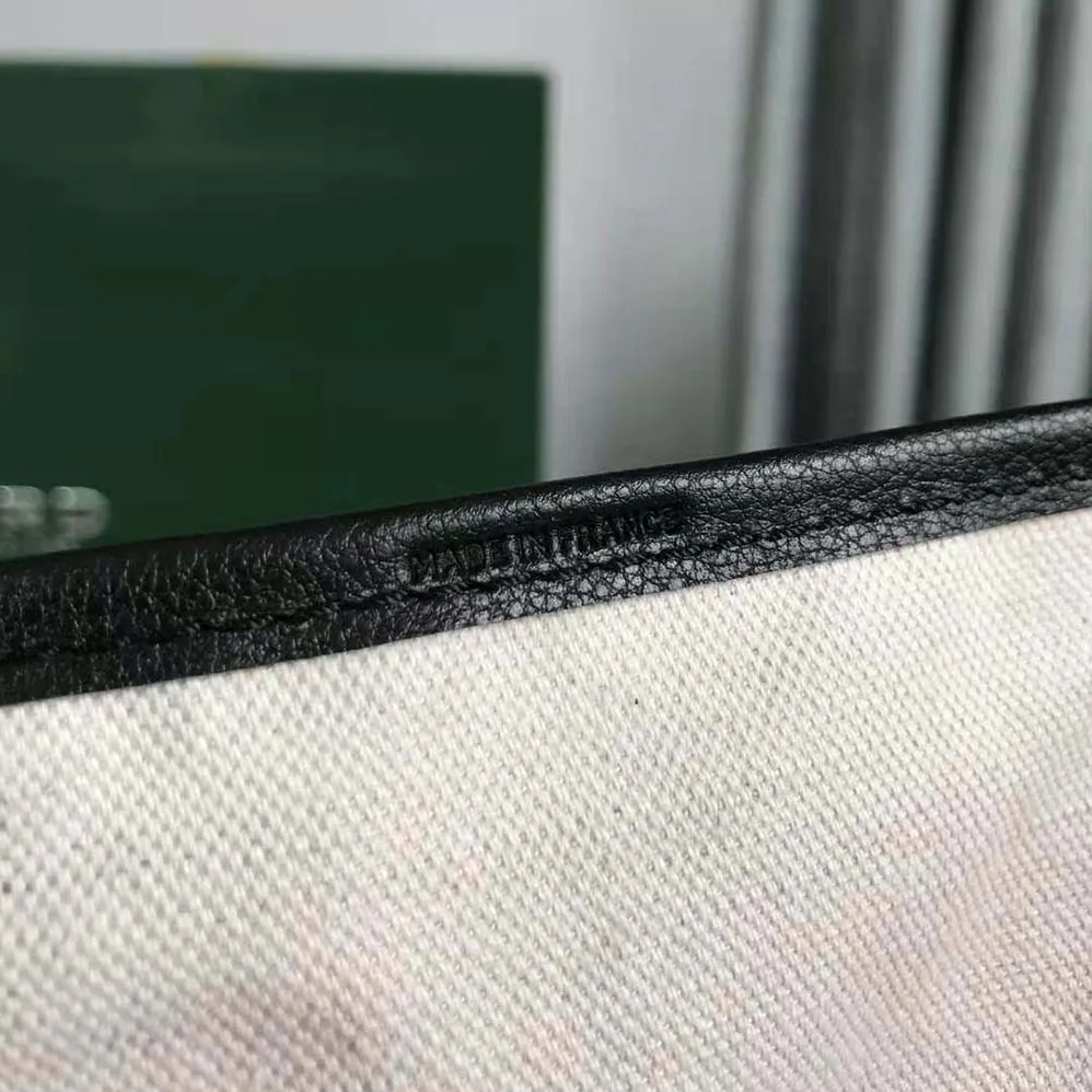 Goyard Saint Louis PM Bag Lettres Camouflage for Women in Pink Goyard Saint Louis PM Bag Lettres Camouflage for Women in Pink
