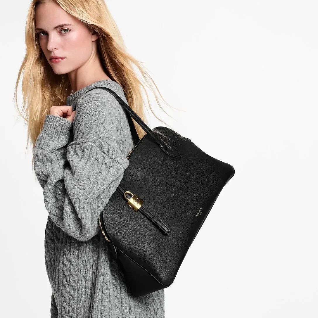 Louis Vuitton Low Key Duffle Tote Black /