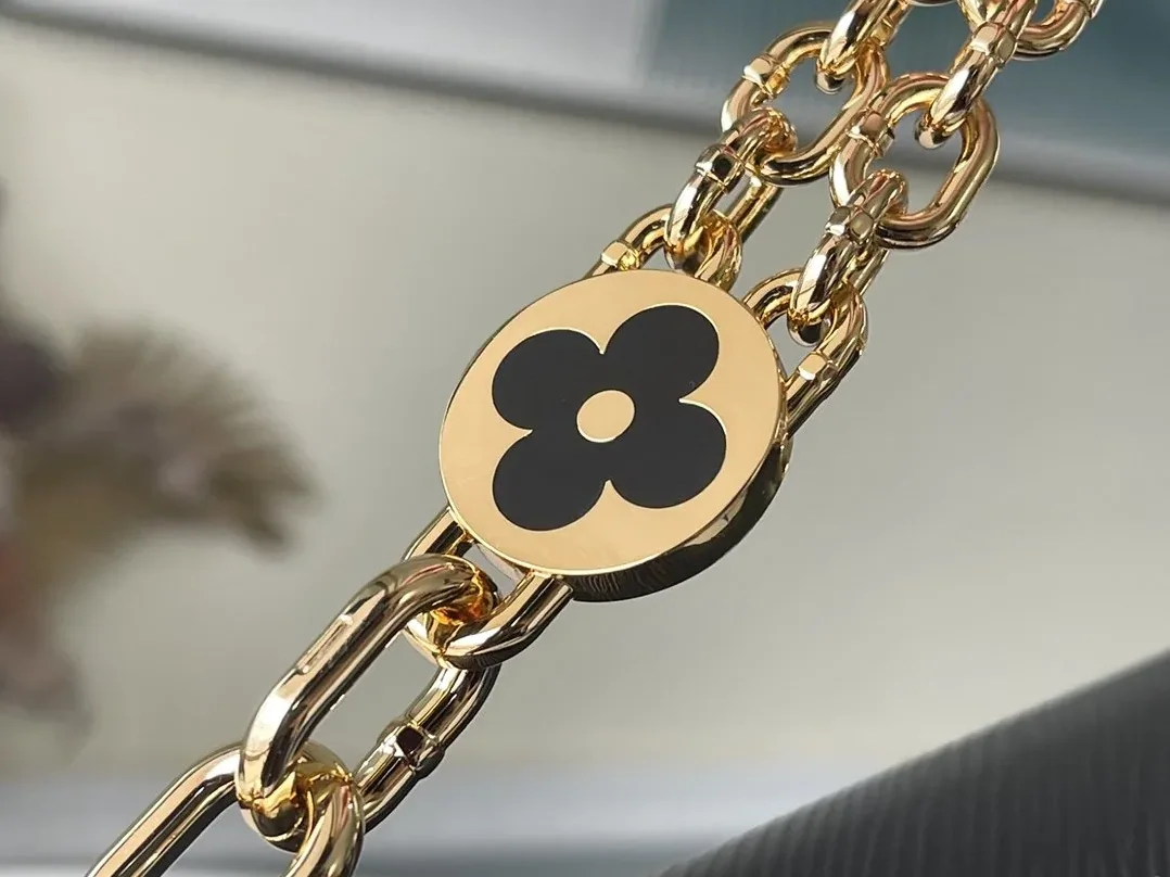 Louis Vuitton Twist MM Monogram Flower Black