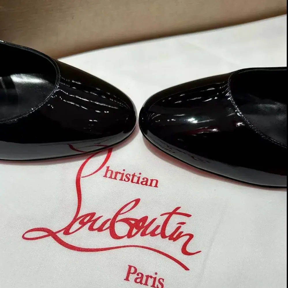 Christian Louboutin Sweet Jane Ballerinas Patent Calf Leather for Women in Black Christian Louboutin Sweet Jane Ballerinas Patent Calf Leather for Women in Black