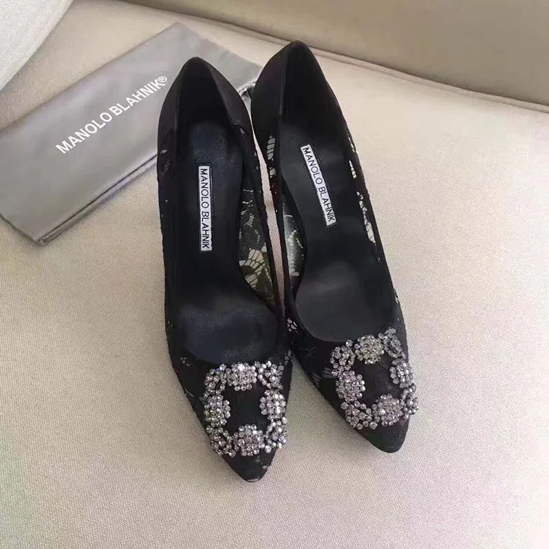 Manolo Blahnik Hangisi Lace Lace Jewel Buckled Pumps Shoes for Women in Black Manolo Blahnik Hangisi Lace Lace Jewel Buckled Pumps Shoes for Women in Black