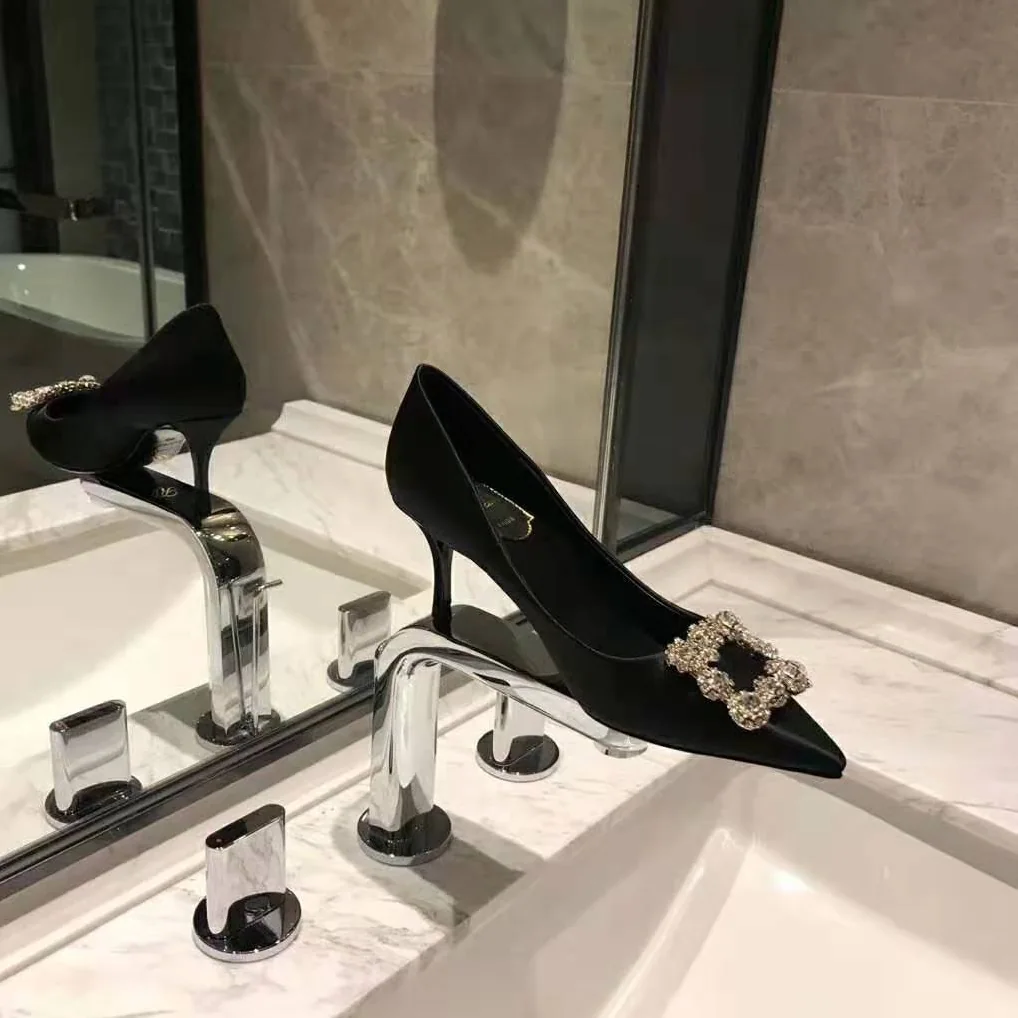 Roger Vivier Silk Flower Strass Pumps 6.6 cm Heel for Women in Black