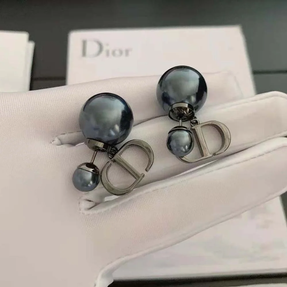 Dior Tribales Earrings Ruthenium-Finish Metal and Gray Resin Pearls for Women Dior Tribales Earrings Ruthenium-Finish Metal and Gray Resin Pearls for Women