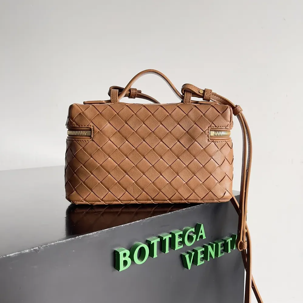Bottega Veneta Bang Bang for Women in Brown Bottega Veneta Bang Bang for Women in Brown