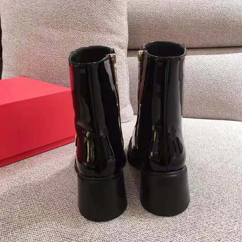 Roger Vivier Viv' Rangers Metal Buckle Ankle Boots in Patent Leather in 6cm Heel for Women Roger Vivier Viv' Rangers Metal Buckle Ankle Boots in Patent Leather in 6cm Heel for Women