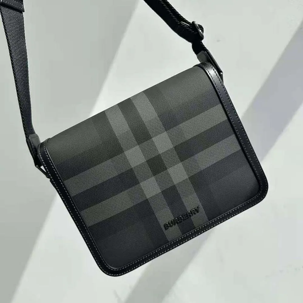 Burberry Small Alfred Messenger Bag for Men in Black Burberry Small Alfred Messenger Bag for Men in Black