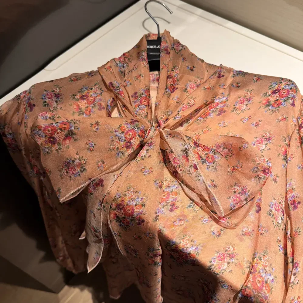 Dolce Gabbana D&G Small Flower Bouquets for Women in Print Chiffon Top