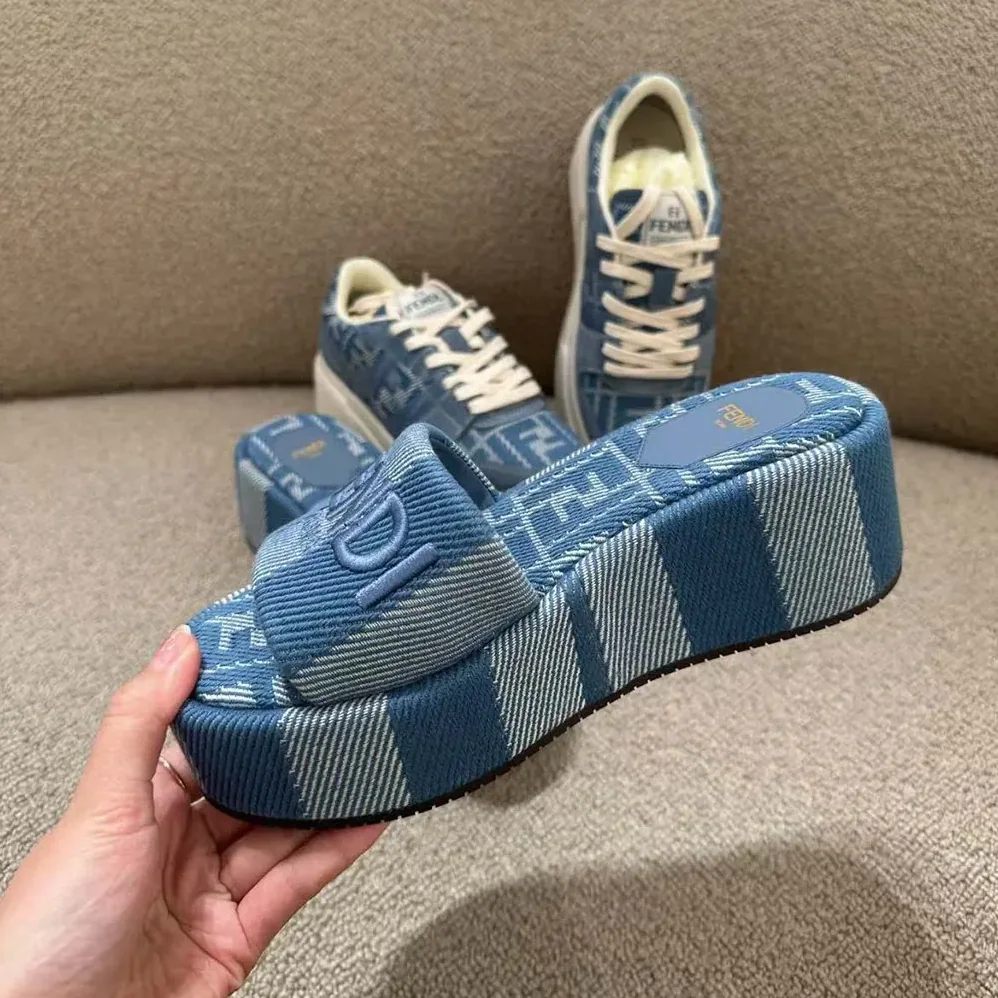 Fendi Sunshine Light Blue Denim for Women in effect Jacquard Flatform Slides