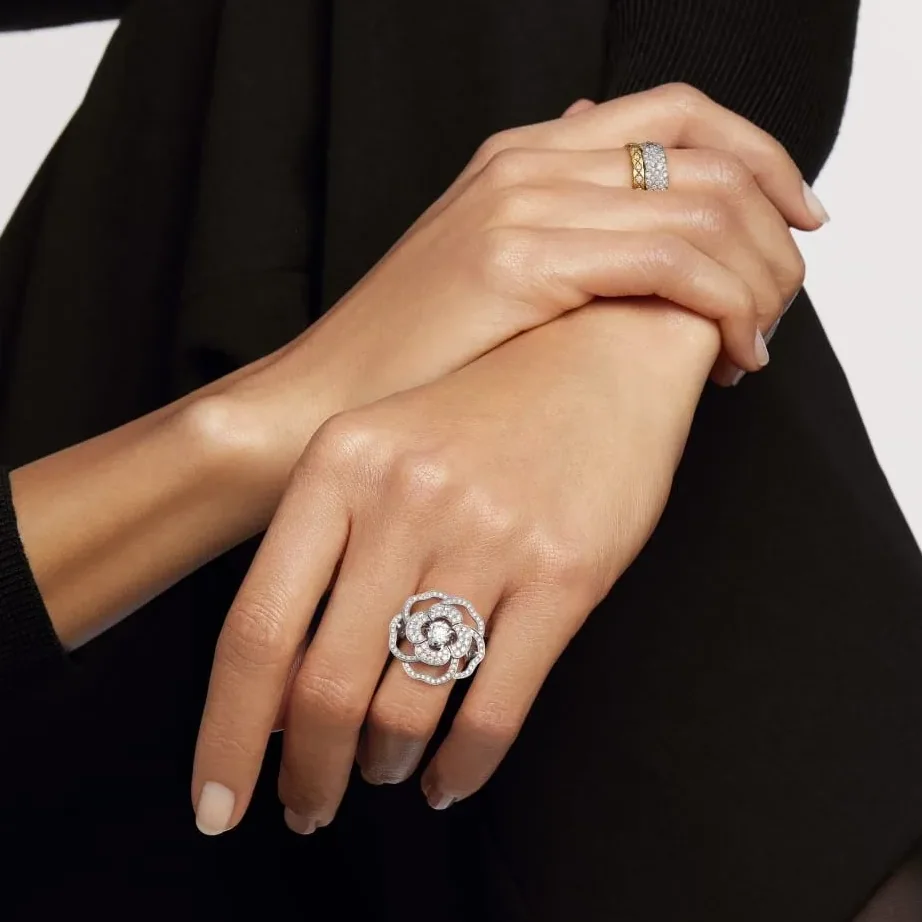 Chanel Camélia Bloom Ring White Gold Chanel Camélia Bloom Ring White Gold