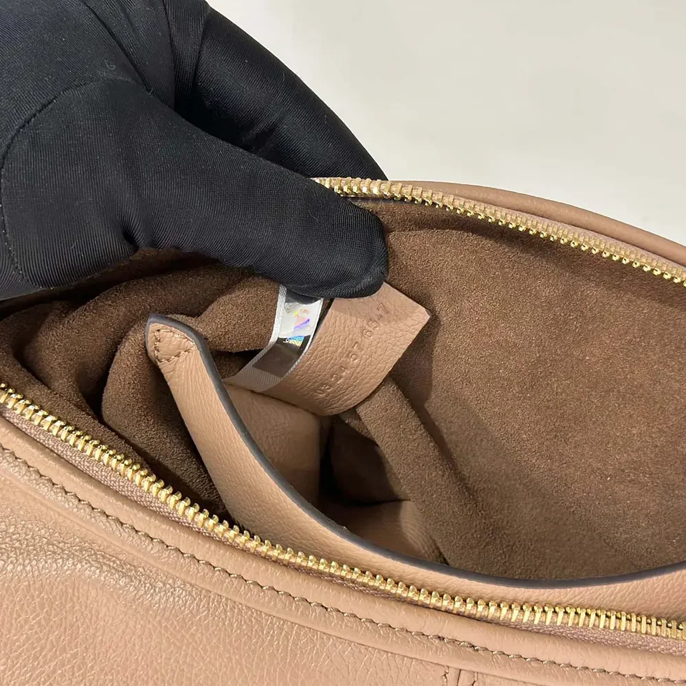 Chloe Small Bracelet Hobo Bag in Grained Leather for Women in Pink Chloe Small Bracelet Hobo Bag in Grained Leather for Women in Pink