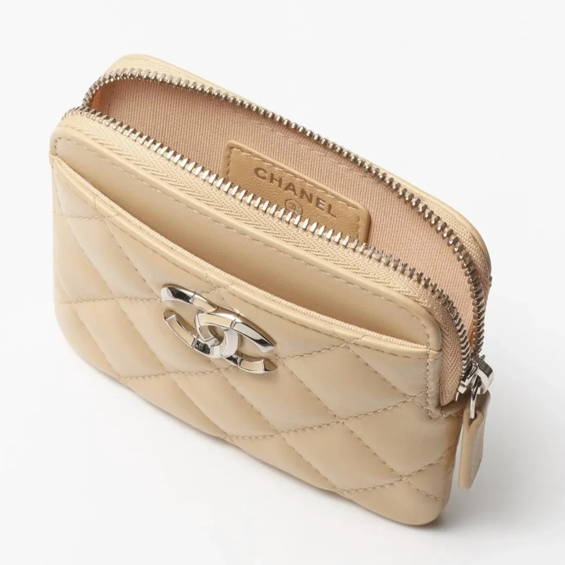 Chanel Zipped Coin Purse Beige / Chanel Zipped Coin Purse Beige /