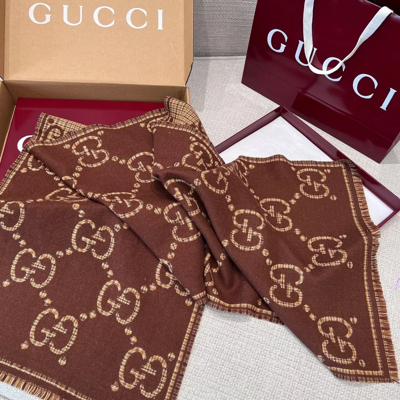 Gucci GG Scarf Brown And Beige /
