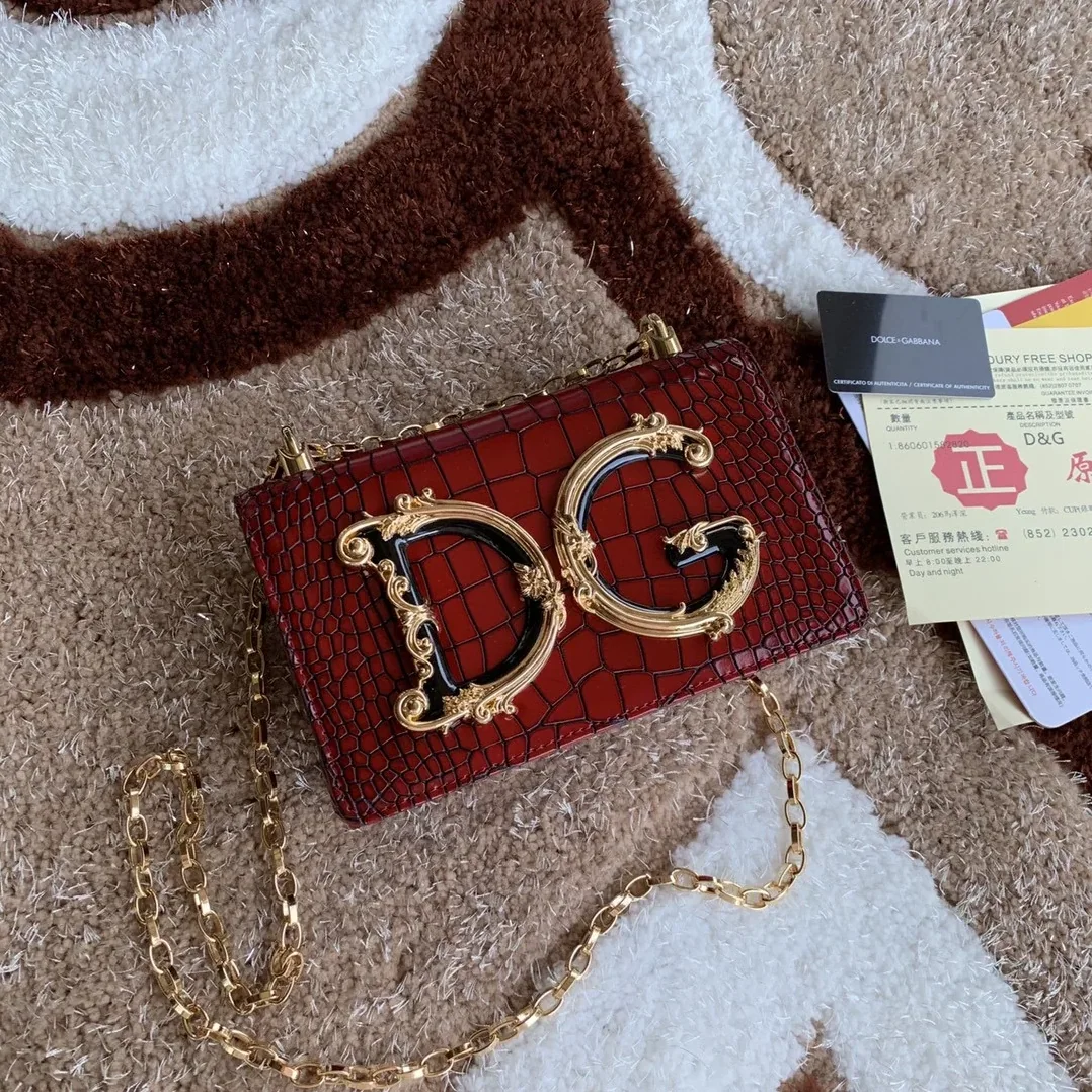 Dolce & Gabbana DG Girls CrossBody Bag Burgundy / Dolce & Gabbana DG Girls CrossBody Bag Burgundy /