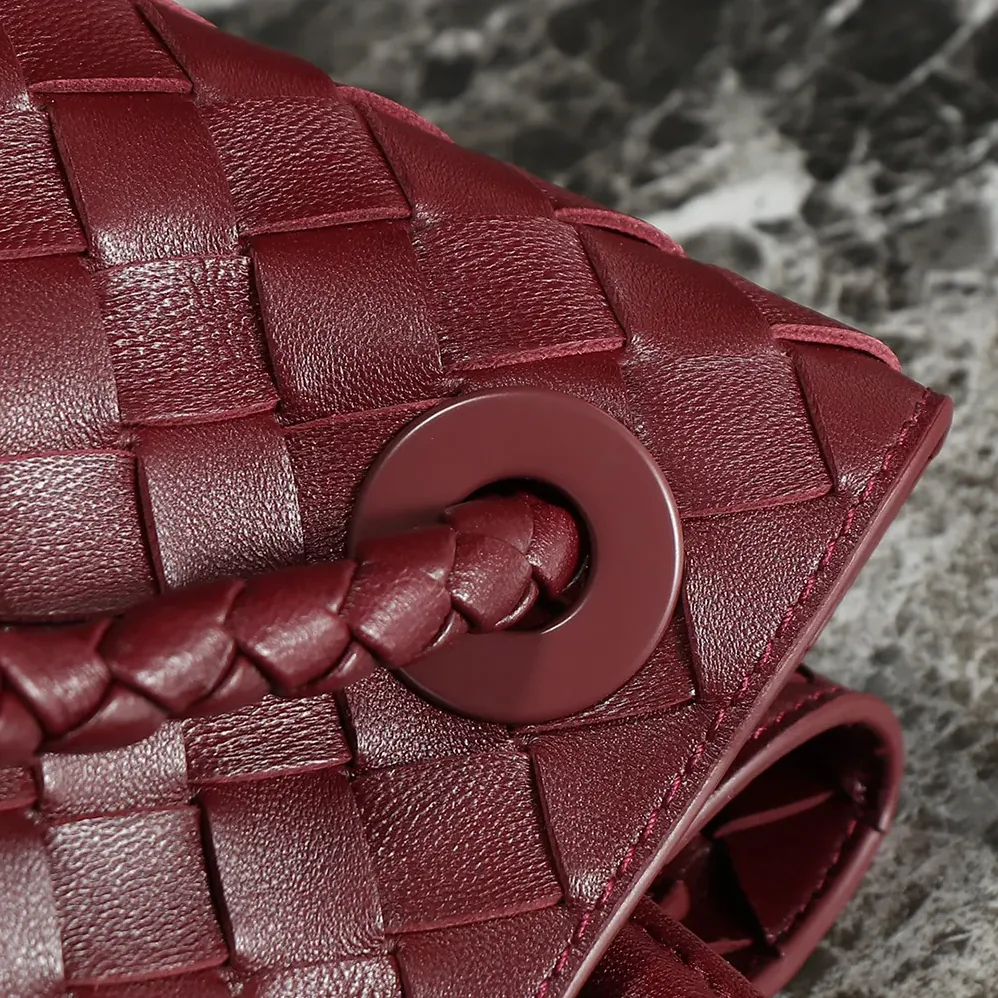 Bottega Veneta Medium Andiamo in Supple Intrecciato Leather for Women in Maroon Bottega Veneta Medium Andiamo in Supple Intrecciato Leather for Women in Maroon