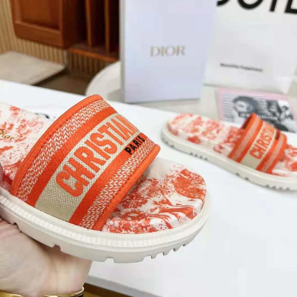 Dior Dway Slide Bright Toile De Jouy Embroidered Cotton for Women in Orange Dior Dway Slide Bright Toile De Jouy Embroidered Cotton for Women in Orange