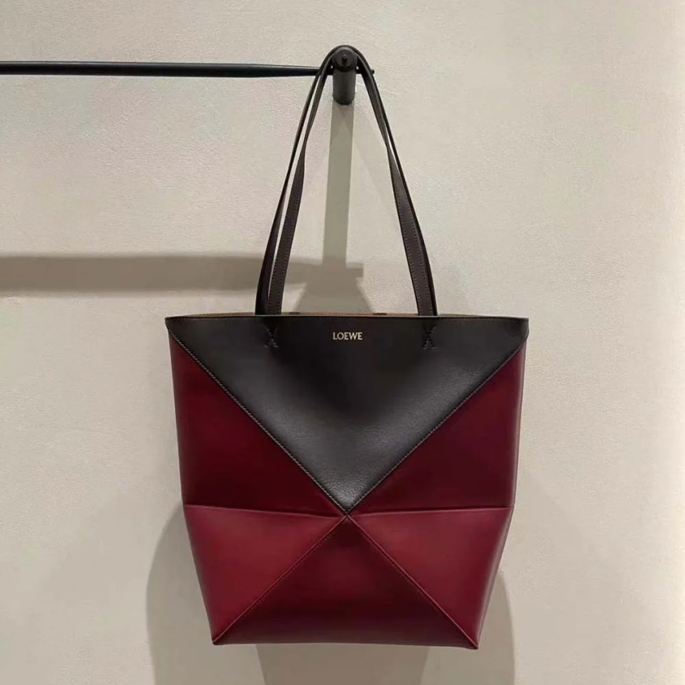 Loewe Puzzle Fold Tote in Shiny Calfskin for Unisex in Black