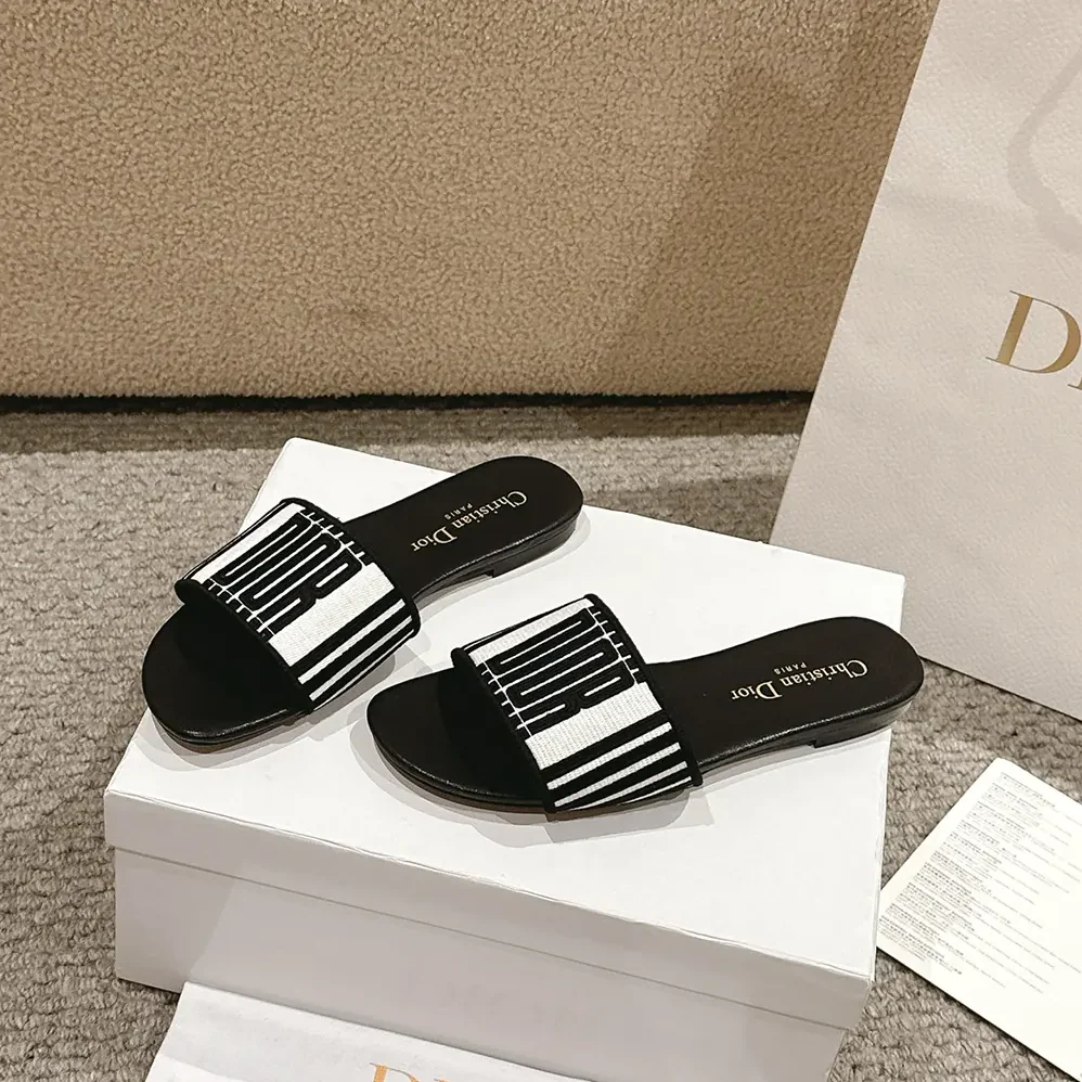 Dior Dway Slide Black and White Cotton Embroidered with Dior Graphique Motif for Women Dior Dway Slide Black and White Cotton Embroidered with Dior Graphique Motif for Women