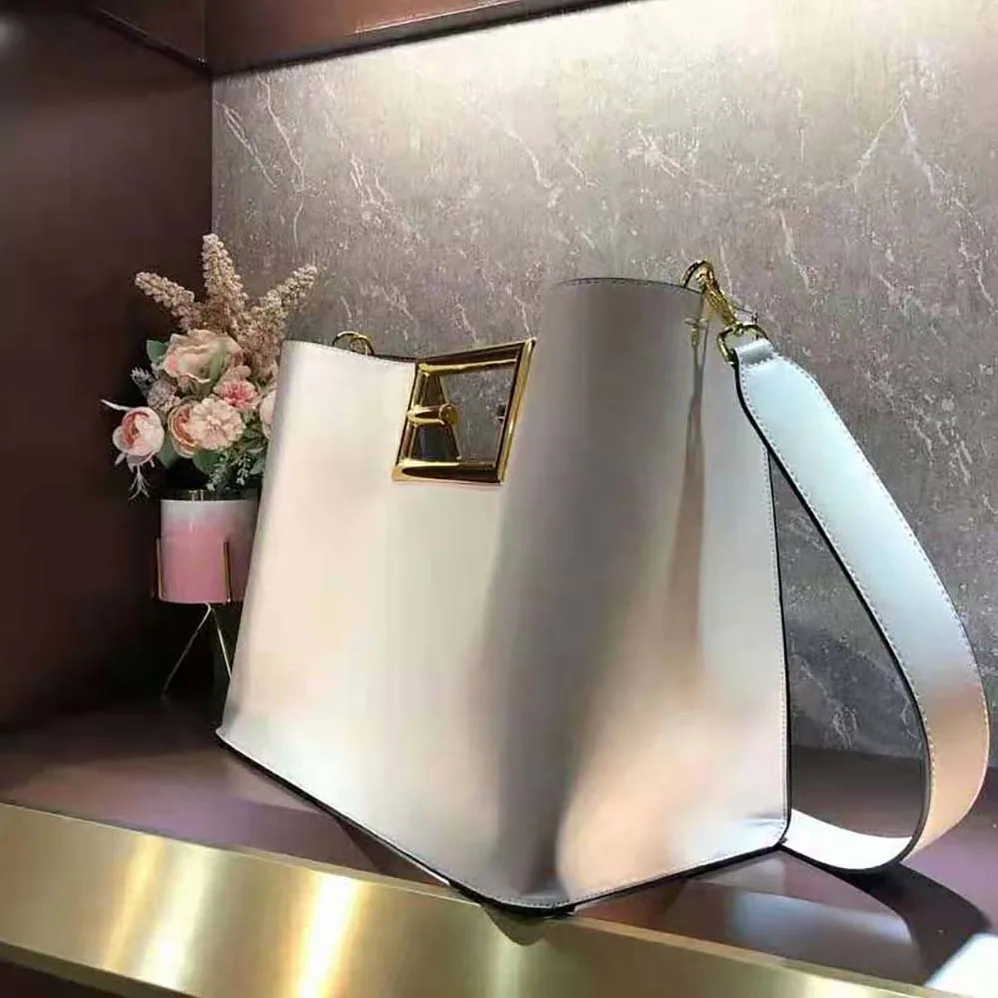Fendi Way Medium Made of Camellia-Colored Leather Bag for Women in White