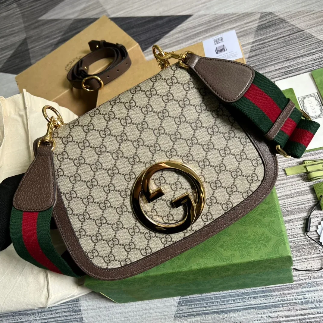 Gucci Blondie Medium Shoulder Bag / Beige/ Ebony GG Supreme Canvas Gold Hardware