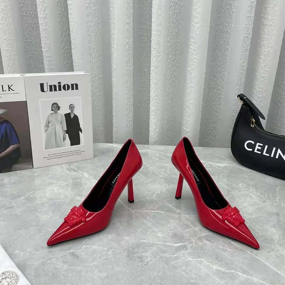 Versace La Medusa Naplak Pumps in 105mm Heel Height for Women in Red