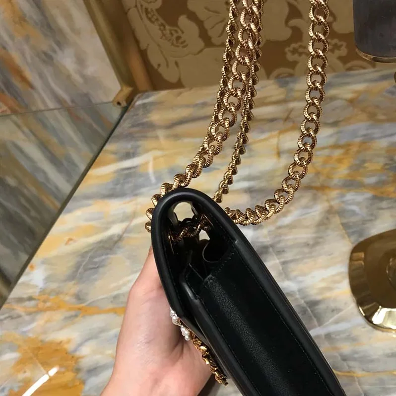 Dolce Gabbana D&G Medium Devotion Bag Smooth Calfskin Leather for Women in Black Dolce Gabbana D&G Medium Devotion Bag Smooth Calfskin Leather for Women in Black