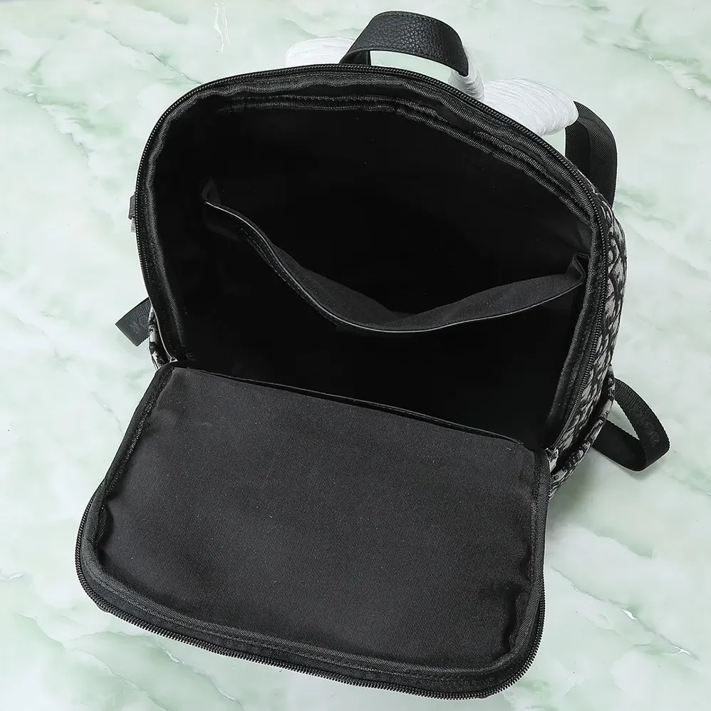 Dior Rider Soft Zipped Backpack Beige and Black Dior Oblique Jacquard with Black Grained Calfskin for Men Dior Rider Soft Zipped Backpack Beige and Black Dior Oblique Jacquard with Black Grained Calfskin for Men