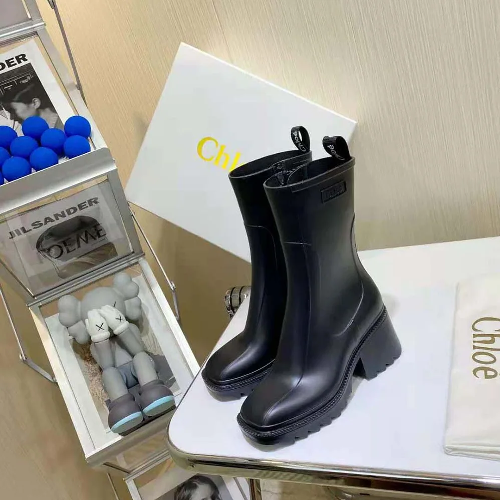 Chloe Betty Rain Boot in PVC for Women in Black Chloe Betty Rain Boot in PVC for Women in Black