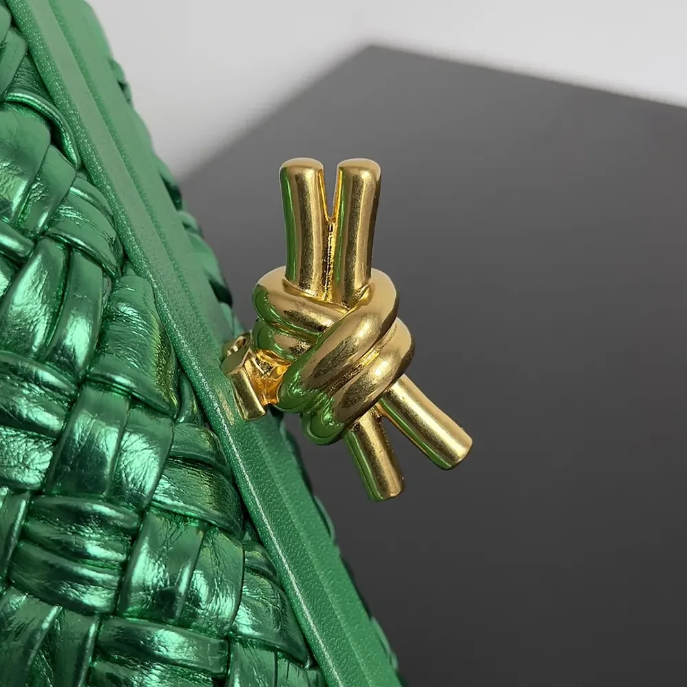 Bottega Veneta Knot Minaudière Clutch in Calfskin Leather for Women in Green Bottega Veneta Knot Minaudière Clutch in Calfskin Leather for Women in Green