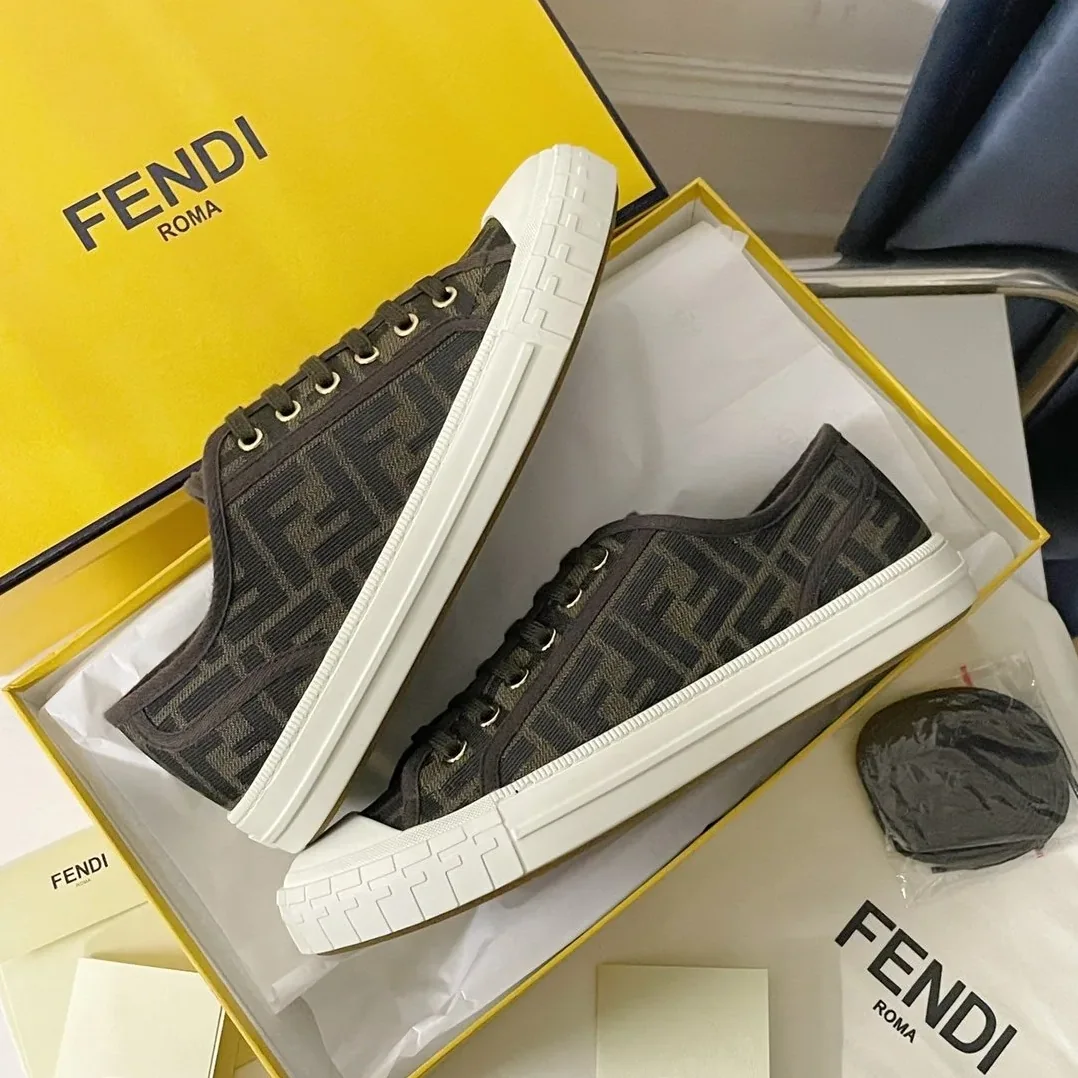 Fendi Domino White FF Fabric Low-Tops 8E8325AJZXF1GQF Fendi Domino White FF Fabric Low-Tops 8E8325AJZXF1GQF