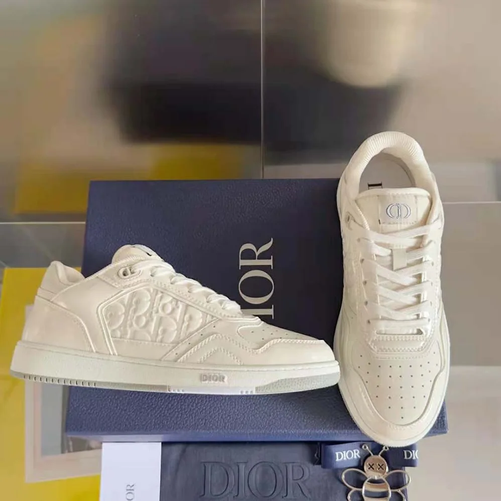 Dior B27 Low-top Sneaker Cream Patent Calfskin and Dior Oblique Gravity Leather for Men
