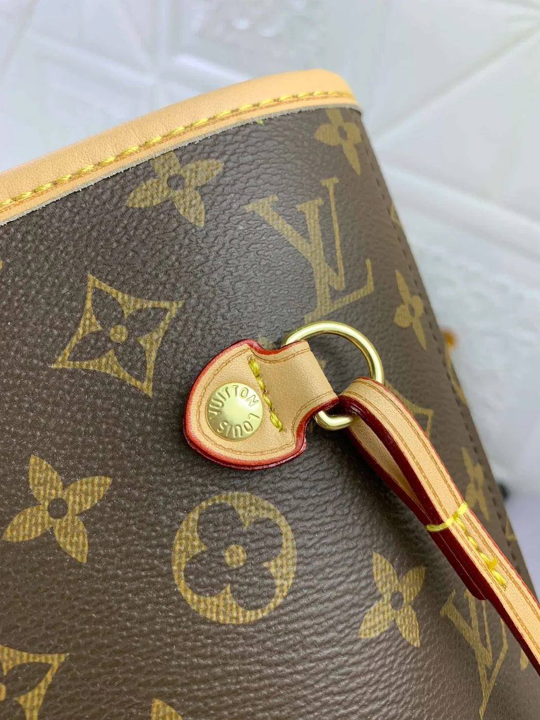 Louis Vuitton LV x YK Neverfull MM Tote Bag in Brown Monogram Gold Hardware Louis Vuitton LV x YK Neverfull MM Tote Bag in Brown Monogram Gold Hardware
