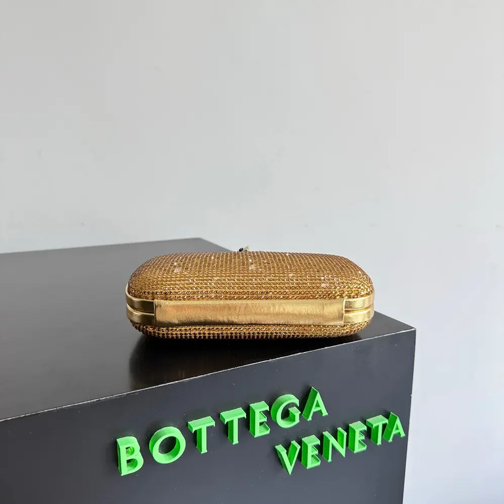 Bottega Veneta Knot for Women in Gold Bottega Veneta Knot for Women in Gold