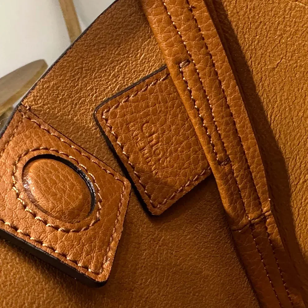 Chloe Small Chloé Spin Tote Bag in Grained Leather for Women in Brown
