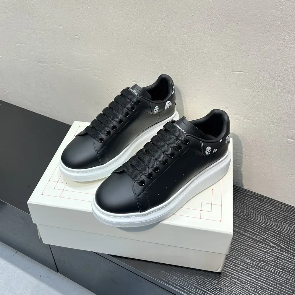 Alexander Mcqueen Oversized Sneaker in Black for Unisex in White