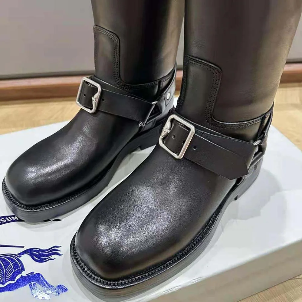 Burberry Leather Saddle Tall Boots for Women in Black Burberry Leather Saddle Tall Boots for Women in Black