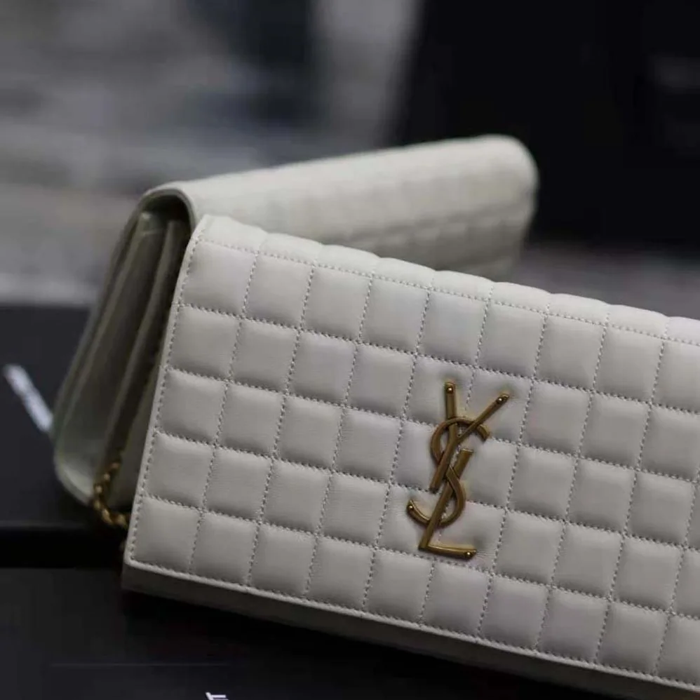 Saint Laurent YSL Le Maillon in Quilted Shiny Leather for Women in White Saint Laurent YSL Le Maillon in Quilted Shiny Leather for Women in White
