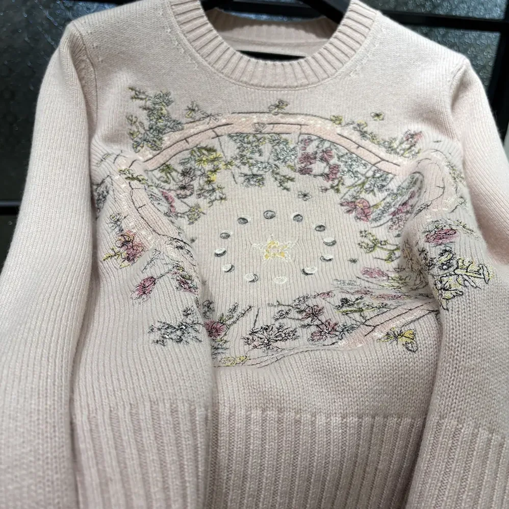 Dior Embroidered Sweater Cashmere Knit with Pink Dior Astral Flowers Motif for Women Dior Embroidered Sweater Cashmere Knit with Pink Dior Astral Flowers Motif for Women