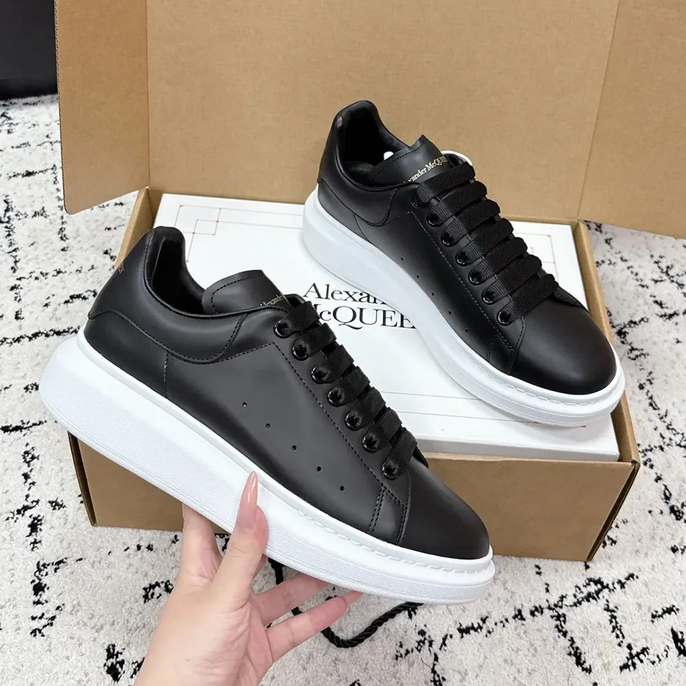 Alexander Mcqueen Oversized Sneaker Black Smooth Calf Leather Lace for Unisex in Up Sneaker