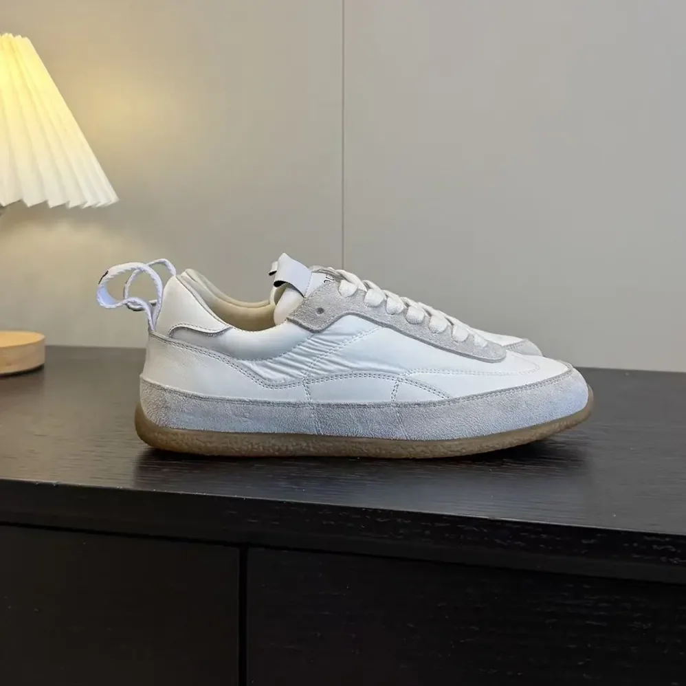 Alexander Mcqueen EC1 Sneaker in White for Unisex Alexander Mcqueen EC1 Sneaker in White for Unisex