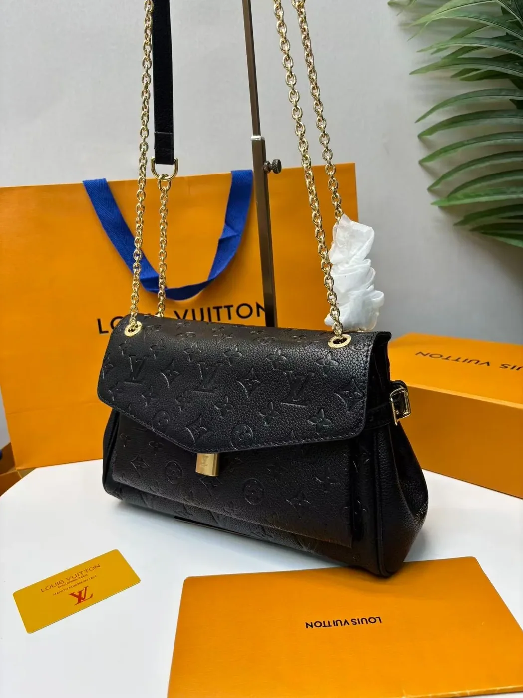Louis Vuitton Anytime Flap Bag Black /