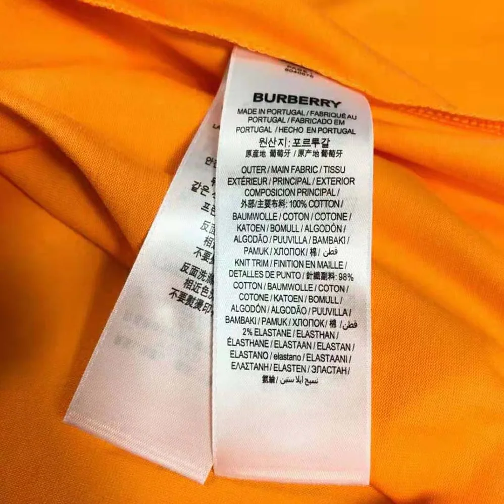 Burberry Shark Graphic Cotton Oversized T-shirt for Men in Orange Burberry Shark Graphic Cotton Oversized T-shirt for Men in Orange