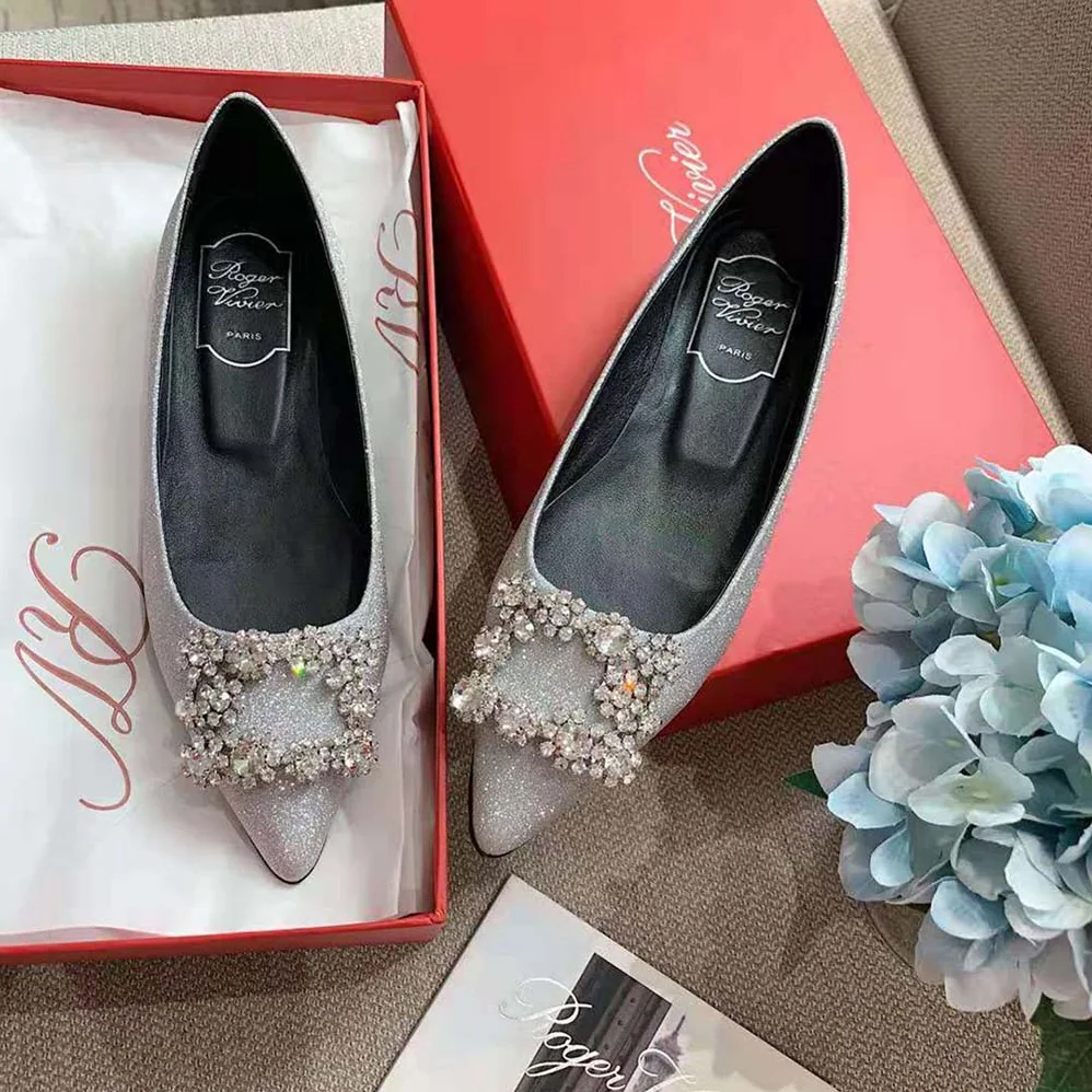 Roger Vivier Flower Strass Buckle Pumps in Fabrics for Women Roger Vivier Flower Strass Buckle Pumps in Fabrics for Women