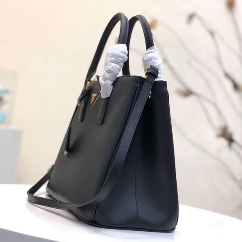 Prada Prada Galleria Bag in Saffiano Leather for Women in Black